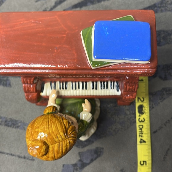 Vtg Toyo Porcelain Girl at Piano Music Box Japan, Plays The Blue Danube Waltz - Picture 11 of 11